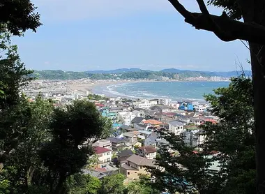Vue sur la baie de Kamakura depuis le temple Hase-dera