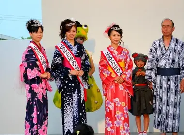 Parades in Himeji yukata Yukata Matsuri, to see the latest trends.