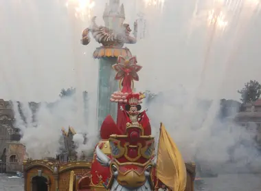 El tradicional desfile de Mickey en el Tokyo Disney Sea. El tradicional desfile de Mickey en el Tokyo Disney Sea.