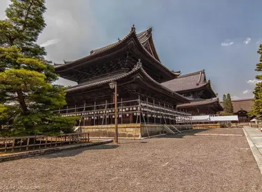 High speakers Myoshin-ji Temple (Kyoto) protect 47 temples.