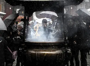 La fumée d'encens dans les temple bouddhistes aurait des vertus bénéfiques.