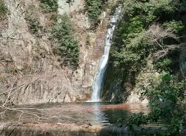 Medaki, una delle quattro cascate Nunibiki di Kobe.