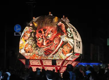Des légendes chinoises et japonaises sont représentés sur les neputa du Neputa matsuri d'Hirosaki.