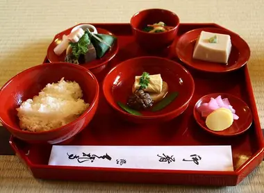 El milenario shojin preparado por los monjes budistas en el Tenryu-ji.