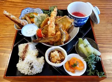 Un plateau repas chez Padma Un plateau repas chez Padma