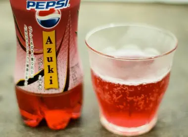 Una extravagancia japonesa...Pepsi con sabor a azuki. Una extravagancia japonesa...Pepsi con sabor a azuki.