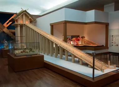 Une reproduction de l'ancien Izumo Taisha