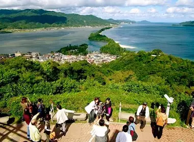 L'amanohashidate vu depuis le parc Kasamatsu L'amanohashidate vu depuis le parc Kasamatsu