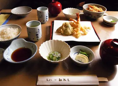 Un "menu tempura" servi partout au Japon Un "menu tempura" servi partout au Japon