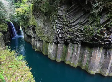 Les gorges de Takachiho, et leurs étranges parois rocheuses.