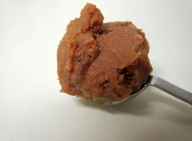 Le miso à l'état brut.