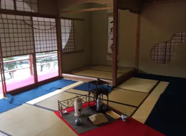 Sala del té para un grupo de turistas cerca de Shizuoka. Sala del té para un grupo de turistas cerca de Shizuoka.