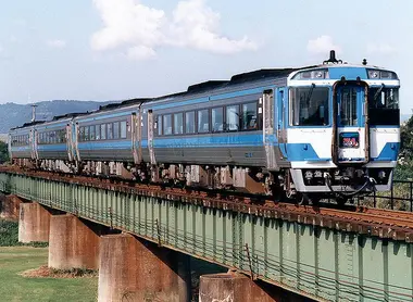 Une ligne locale JR de Shikoku. Une ligne locale JR de Shikoku.