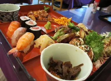 Cada anfitrión se esmera en mostrar su arte.