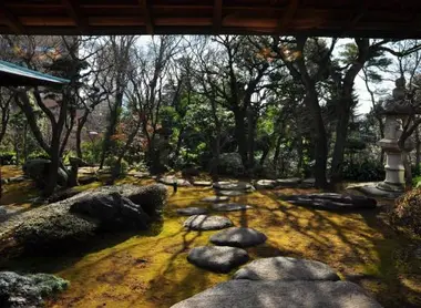 El jardín de musgo de la residencia Asakura. El jardín de musgo de la residencia Asakura.