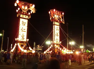 El onsen Noto Wakura tiene su propio festival. El onsen Noto Wakura tiene su propio festival.
