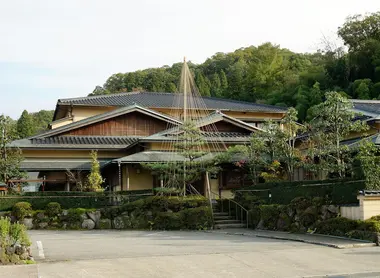 El onsen Yuwaku está bien escondido. El onsen Yuwaku está bien escondido.