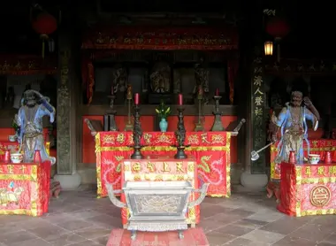 El interior del gran vestíbulo nos dice claramente que no estamos frente a una estética japonesa.