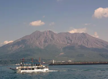 El ferry es una buena opción para explorar la región de Kagoshima.