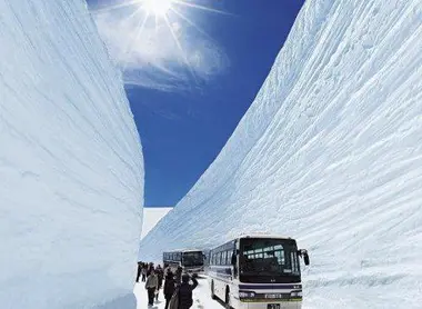 La route des neiges yuki no otani La route des neiges yuki no otani