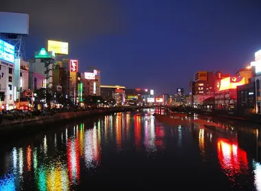 Le quartier la nuit Le quartier la nuit