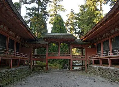 Le deux temples Hokkedo et Jogyodo Le deux temples Hokkedo et Jogyodo