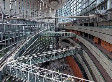El atrio del Tokyo International Forum.