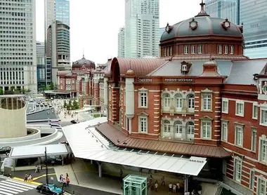 La façade de la gare de Tokyo
