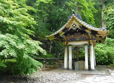 La fontaine d'ablutions suibansha. La fontaine d'ablutions suibansha.