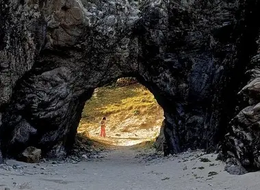 Un enfant sur une plage de Tokashiki-jima