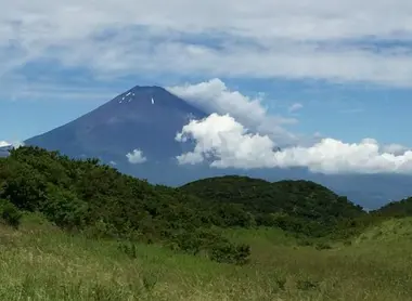 La vue du Mont Fuji depuis le Mont Komagatake. La vue du Mont Fuji depuis le Mont Komagatake.