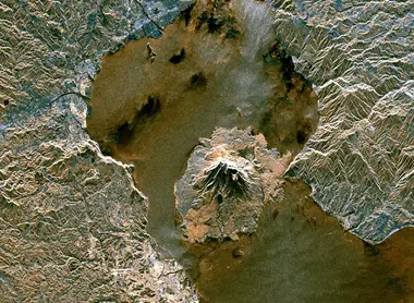 Vue sur le Sakurajima depuis un satellite Vue sur le Sakurajima depuis un satellite