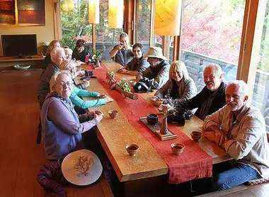 Table d'hôte du café de l'atelier. Table d'hôte du café de l'atelier.
