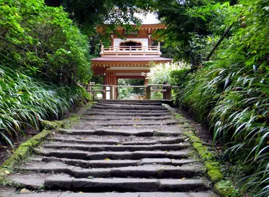 La porte de montagne du temple Jochiji. La porte de montagne du temple Jochiji.