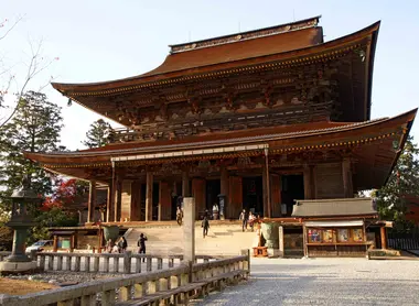 Le Temple Kinpusen-ji à Yoshinoyama