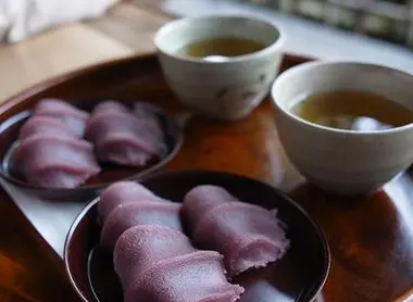 Les fameux akafuku mochi du quartier d'Oharaimachi d'Ise.