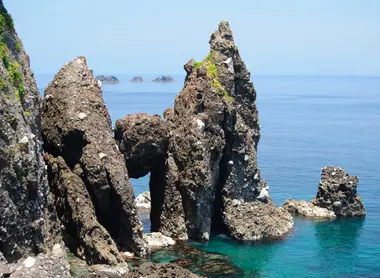 Hasakari Iwa, "la roche coincée" de Takeno.