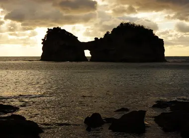 L'île d'Engetsu au coucher de soleil.