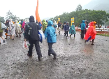 Il peut vraiment faire très mauvais au Fuji Rock Festival. Il peut vraiment faire très mauvais au Fuji Rock Festival.
