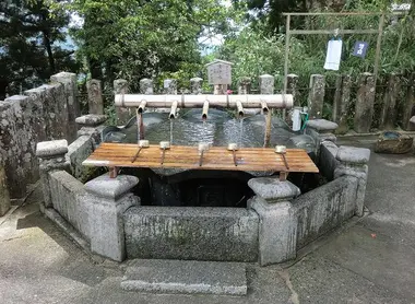 Le Chozuya (bassin purificatoire) du Seiganto-ji