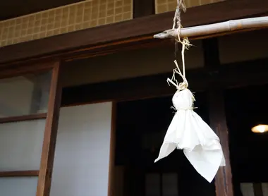 La poupée Teru Teru Bozu pour conjurer la pluie !