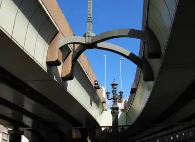 Vue sur l'autoroute depuis le pont Nihonbashi du quartier de Chûô.
