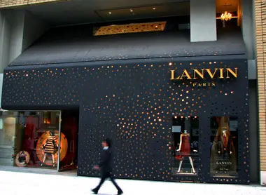 Une des boutiques de luxe du quartier de Ginza.