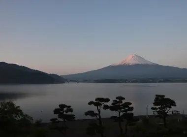 Se lever tôt et contempler le Mont Fuji