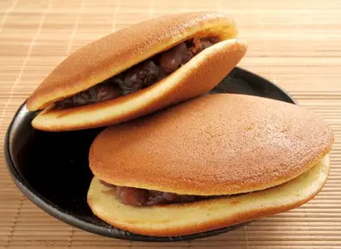 Famous dorayaki, two pancakes with anko Famous dorayaki, two pancakes with anko
