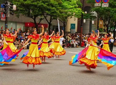 Des danseuses du festival Dontaku Des danseuses du festival Dontaku