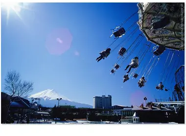 Fuji-Q Highland avec vue sur le Mont Fuji