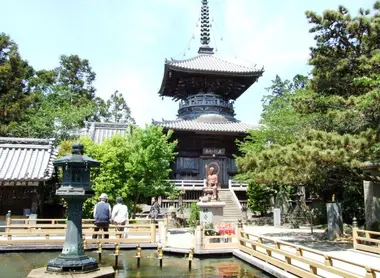 Le temple Ryôzen-ji est le temple n°1 de l'itinéraire Le temple Ryôzen-ji est le temple n°1 de l'itinéraire