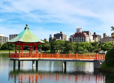Le Parc Ohori sur les anciennes douves du château