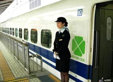 Profitez d'un service unique au monde à bord des Shinkansen Profitez d'un service unique au monde à bord des Shinkansen